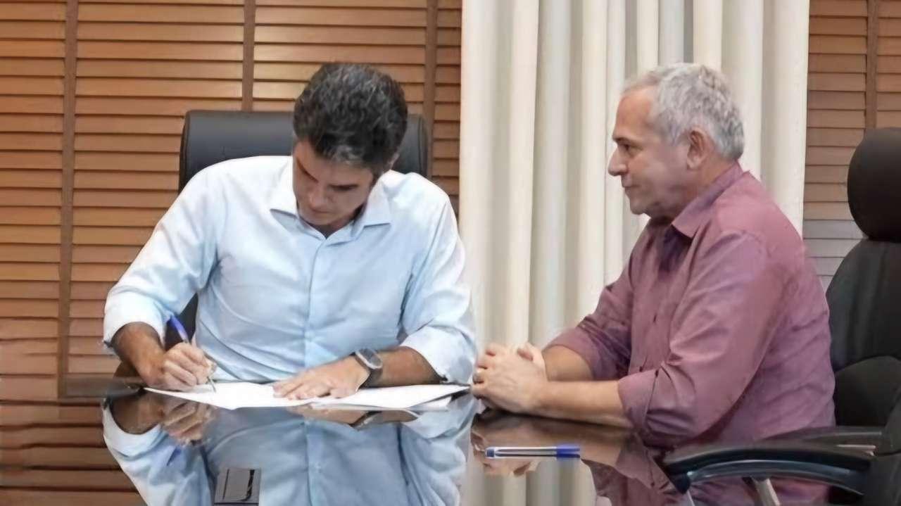Governador Helder nomeia o ex-prefeito Nélio Aguiar para secretaria regional de Governo