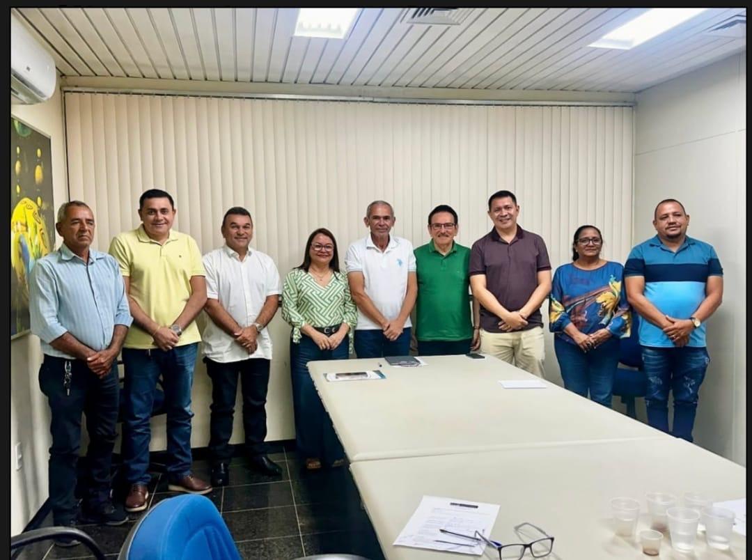 Vereador Júnior Tapajós Reúne-se com Secretário de Governo Nélio Aguiar para Discutir Avanços para a Região do Lago Grande