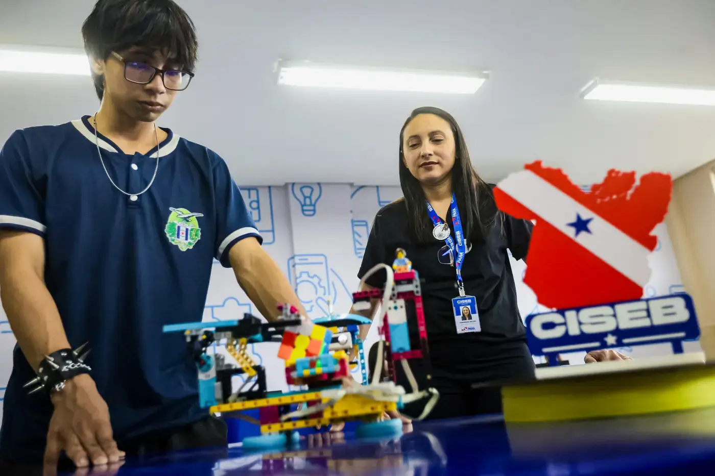 Com 100% das escolas conectadas, Pará moderniza aulas da rede pública com tecnologia para estudantes e professores 