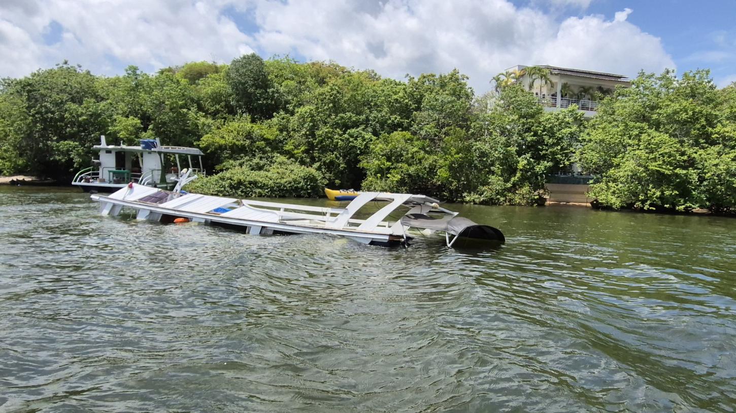 Embarcação afunda no Lago Verde e mobiliza força-tarefa contra vazamento de óleo