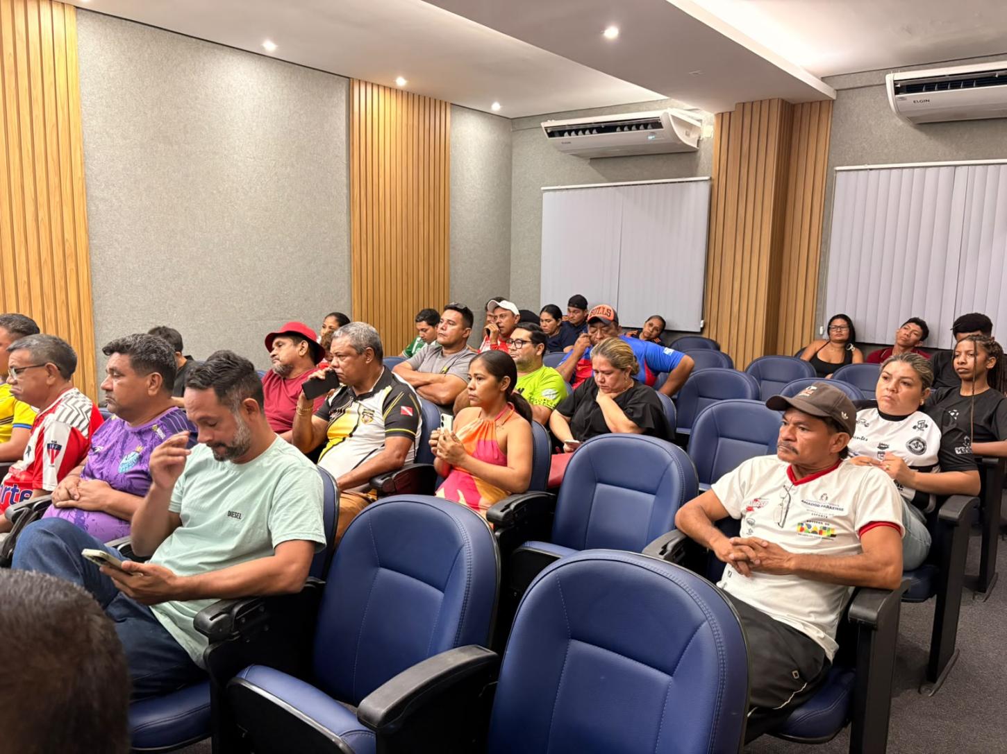 Representantes das equipes participaram de reunião