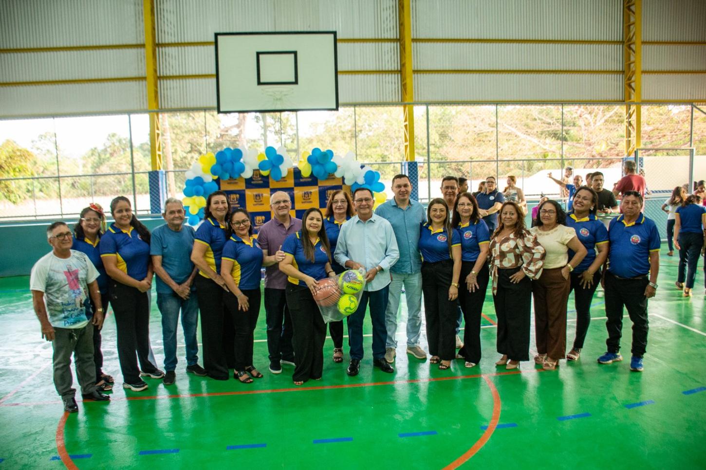 Entrega da escola no Mararu
