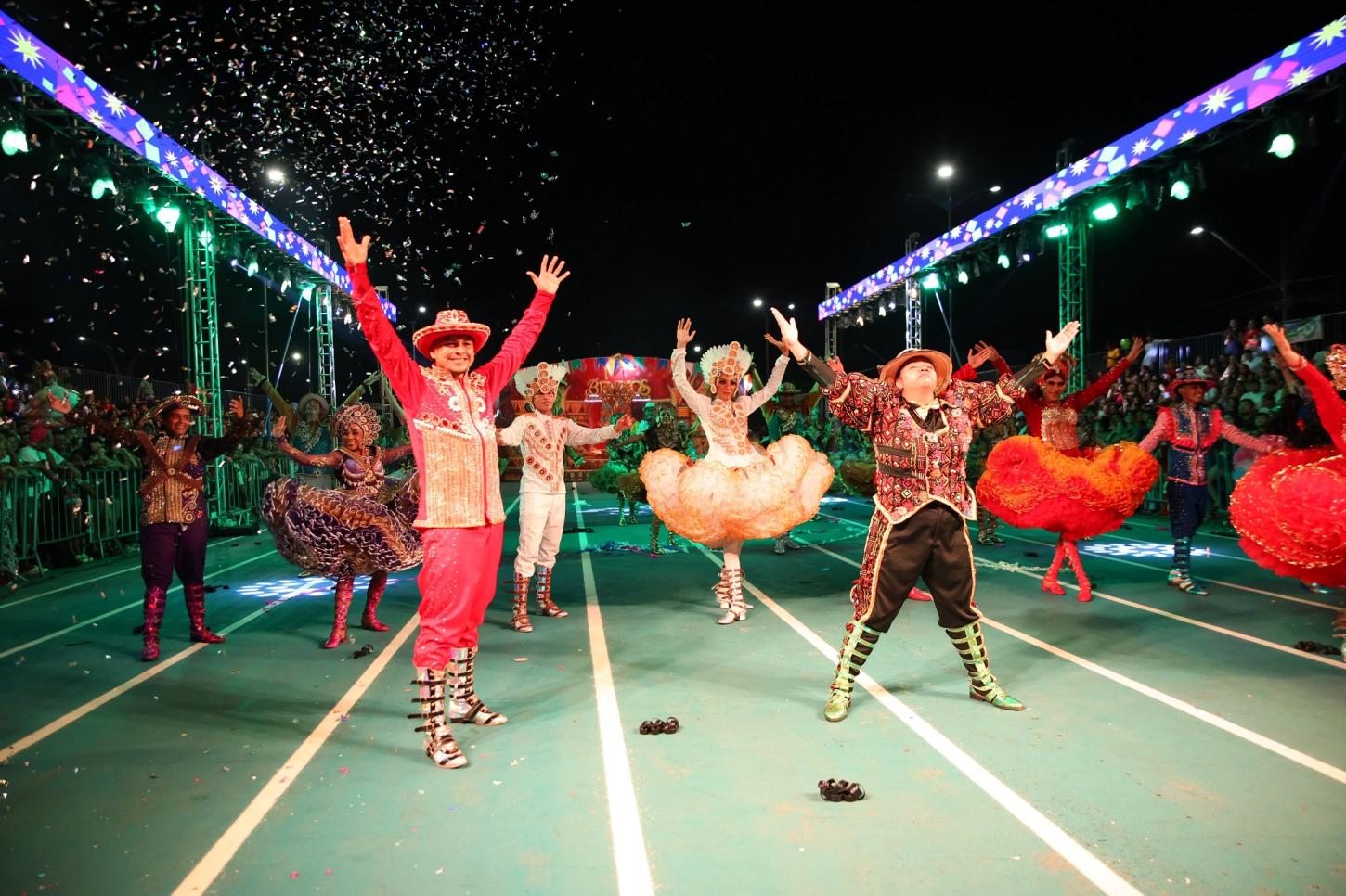 Quadrilhas humorísticas, criatividade e homenagens emocionantes encerram o 50º Festival Folclórico de Santarém
