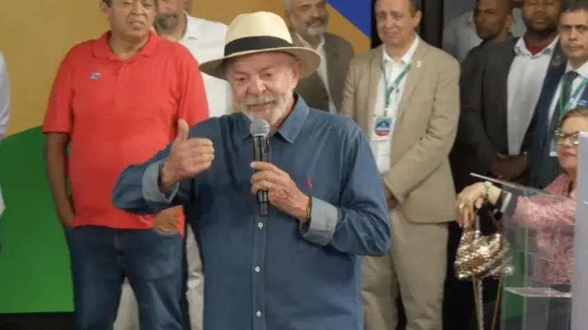 Em Belém, Lula acompanha 1ª cirurgia robótica pelo SUS na Amazônia durante visita a hospital