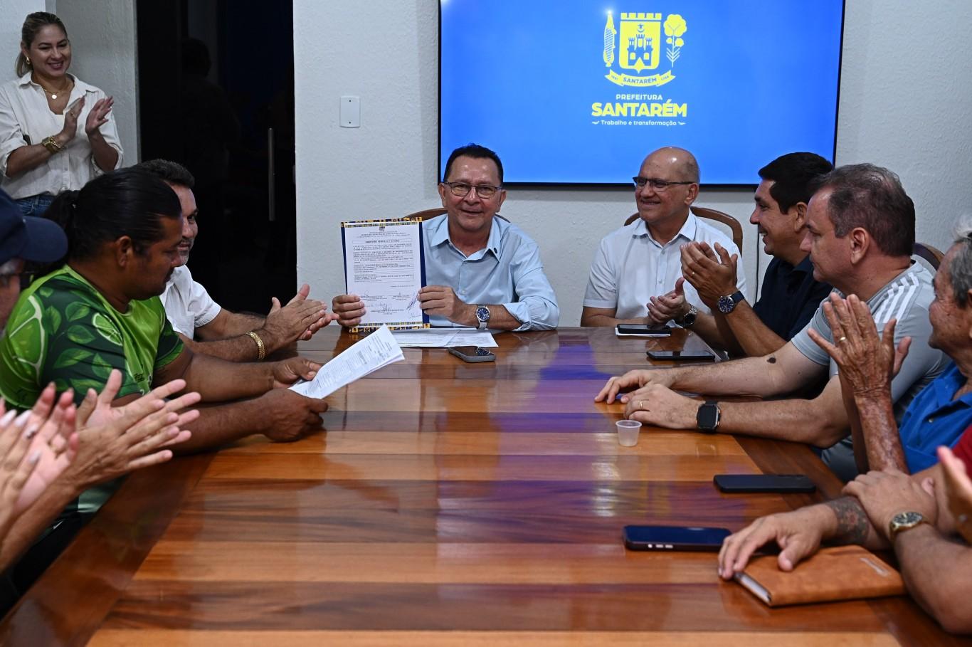 Prefeitura de Santarém assina Ordem de Serviço para ampliação do microssistema de água na comunidade Perema