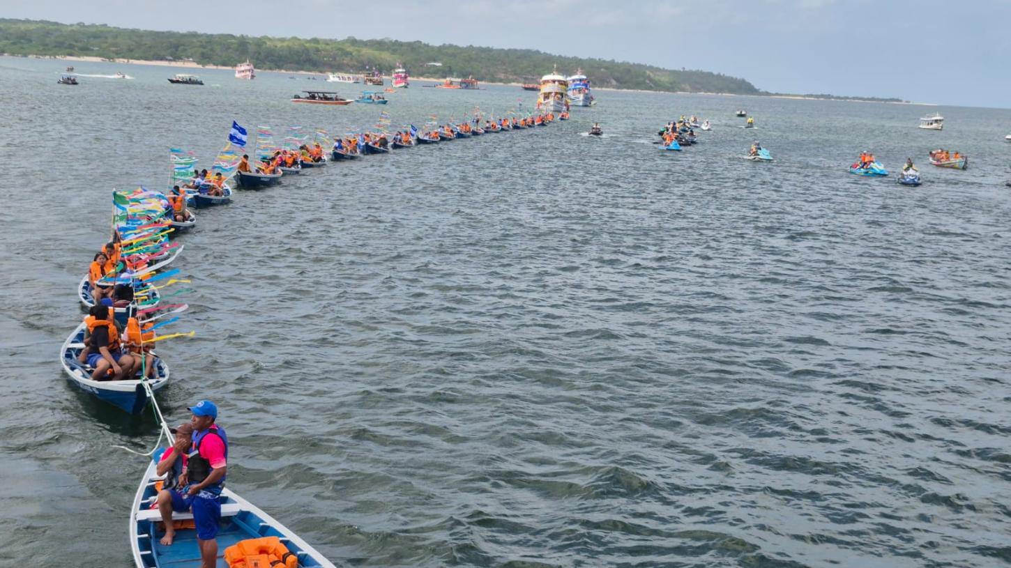 Tradicional 'Busca dos Mastros' movimenta águas de Alter do Chão e abre ritos do Sairé 2026