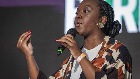 De estagiária a fenômeno das urnas: 4 curiosidades sobre Ana Elisa, a deputada eleita de 21 anos convocada por Lula