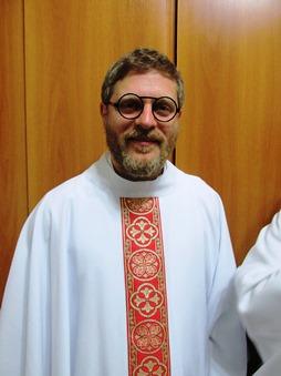 Padre Fabrício Beckman convoca fiéis 