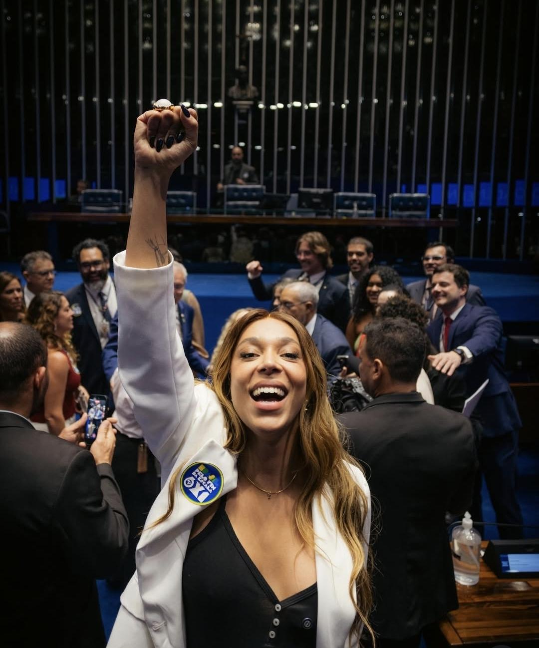 Senado aprova em dois turnos o fim da escala 6x1 e texto segue para promulgação no Congresso