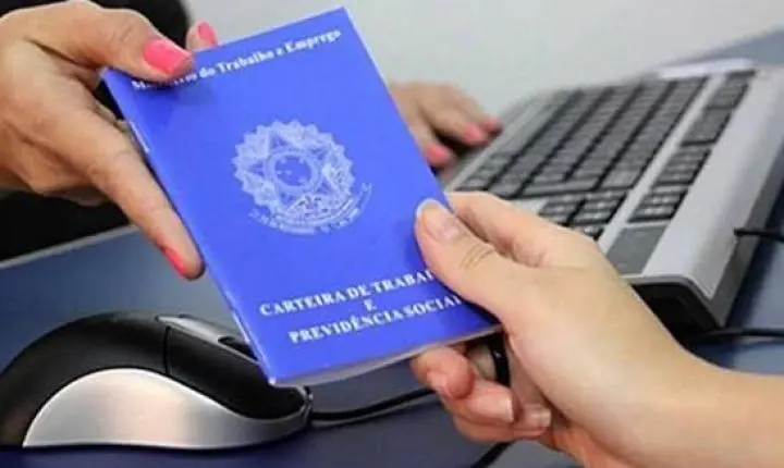 Brasil abre mais de 145 mil vagas de emprego em junho; setor de serviços impulsiona mercado formal