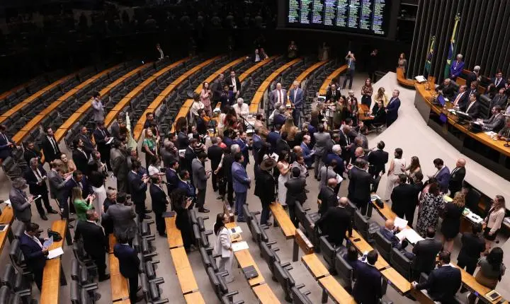 Congresso derruba veto de Lula e mantém PL da Dosimetria