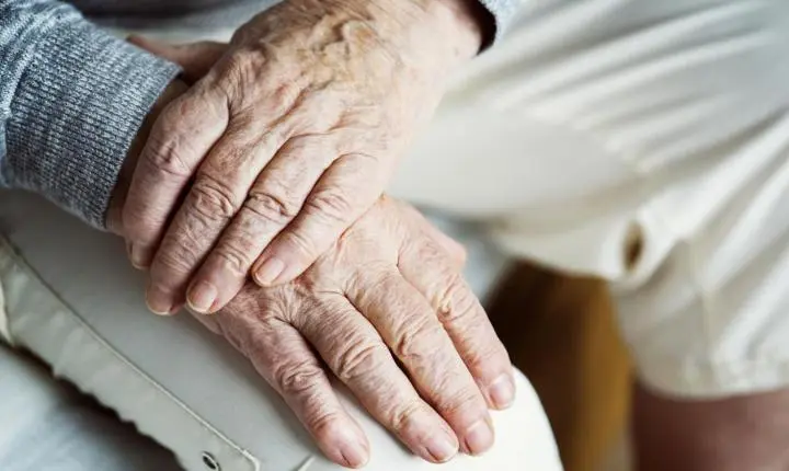 Idoso de 84 anos é agredido com chutes no estômago pelo próprio genro no bairro Santarenzinho