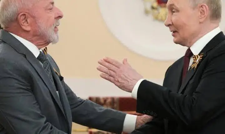 Lula e Putin discutem parceria estratégica e equilíbrio comercial em conversa de uma hora