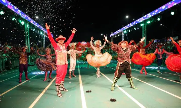 Quadrilhas humorísticas, criatividade e homenagens emocionantes encerram o 50º Festival Folclórico de Santarém