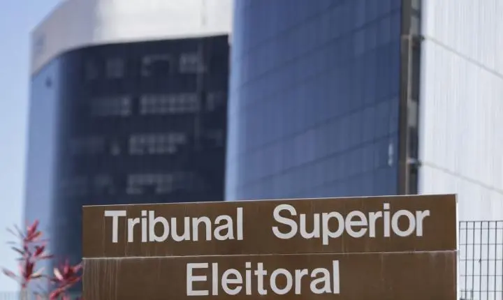 TSE julga liminar que suspendeu pesquisa desfavorável a Flávio